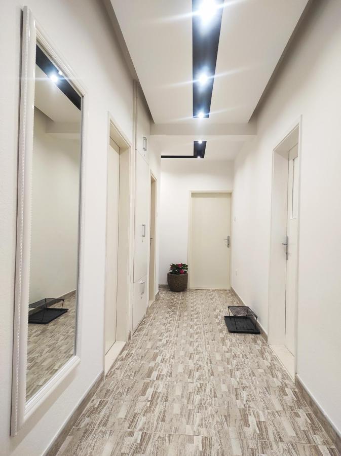 Garden House Apartment トレビニエ エクステリア 写真